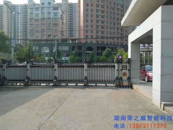 長(zhǎng)沙伸縮門