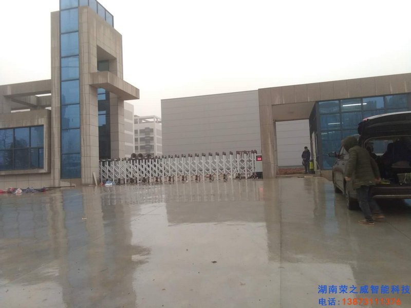 長(zhǎng)沙伸縮門,長(zhǎng)沙電動(dòng)門,長(zhǎng)沙電動(dòng)伸縮門,長(zhǎng)沙伸縮門,長(zhǎng)沙電動(dòng)伸縮門廠