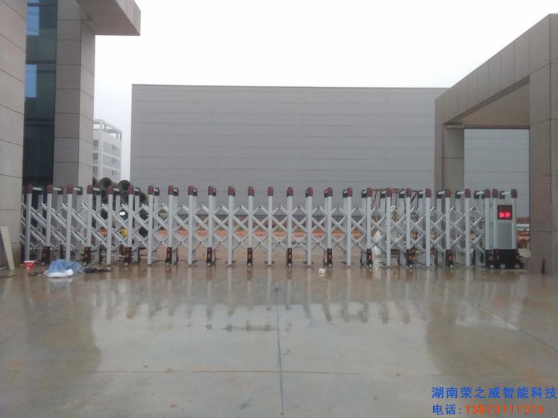 長(zhǎng)沙伸縮門,長(zhǎng)沙電動(dòng)門,長(zhǎng)沙電動(dòng)伸縮門,長(zhǎng)沙伸縮門,長(zhǎng)沙電動(dòng)伸縮門廠