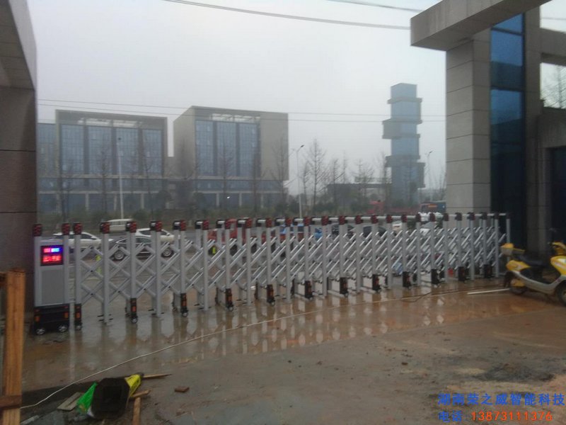 長(zhǎng)沙伸縮門,長(zhǎng)沙電動(dòng)門,長(zhǎng)沙電動(dòng)伸縮門,長(zhǎng)沙伸縮門,長(zhǎng)沙電動(dòng)伸縮門廠