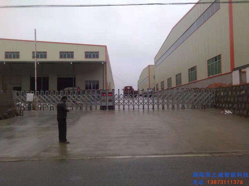 長沙伸縮門,長沙電動(dòng)門,長沙電動(dòng)伸縮門,長沙伸縮門,長沙電動(dòng)伸縮門廠