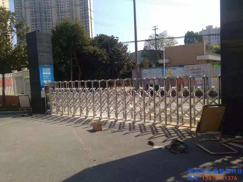 長(zhǎng)沙伸縮門,長(zhǎng)沙電動(dòng)門,長(zhǎng)沙電動(dòng)伸縮門,長(zhǎng)沙伸縮門,長(zhǎng)沙電動(dòng)伸縮門廠