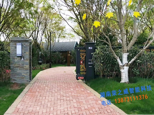 長沙伸縮門,長沙電動(dòng)門,長沙電動(dòng)伸縮門,長沙伸縮門,長沙電動(dòng)伸縮門廠