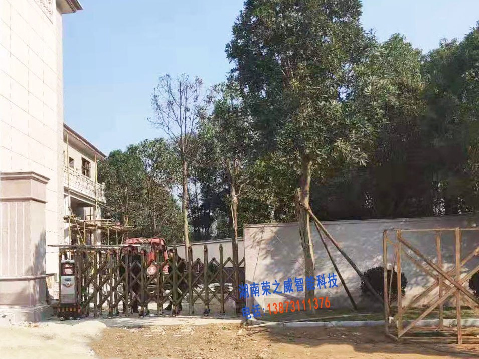 長(zhǎng)沙伸縮門,長(zhǎng)沙電動(dòng)門,長(zhǎng)沙電動(dòng)伸縮門,長(zhǎng)沙伸縮門,長(zhǎng)沙電動(dòng)伸縮門廠